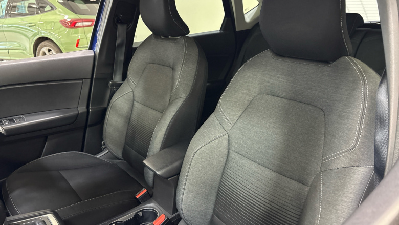 Renault Captur 1.3 TCE 140 Iconic 5dr EDC Petrol Hatchback